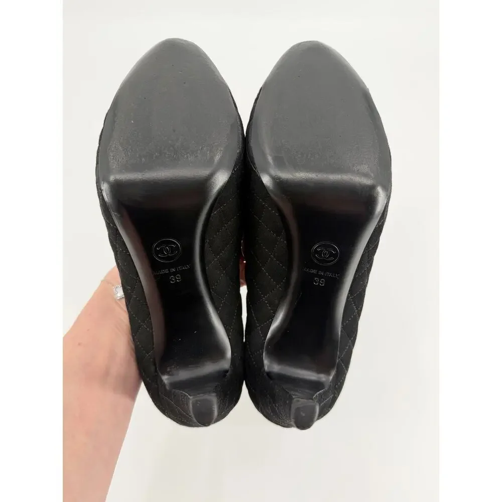 Chanel Black Quilted Suede Patent Cap Toe Pumps CC Stiletto Heels Size 39